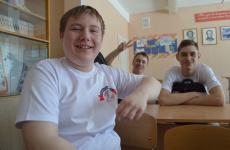 049-Hhy4CE0XnxU